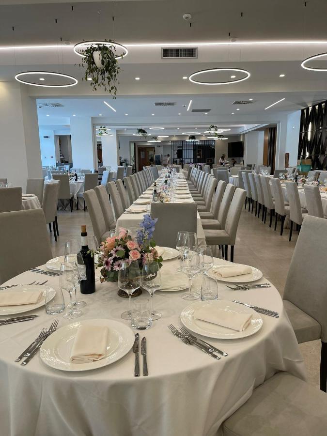 Hotel Ristorante Tre Lanterne & Spa Acquasanta Terme Exteriör bild